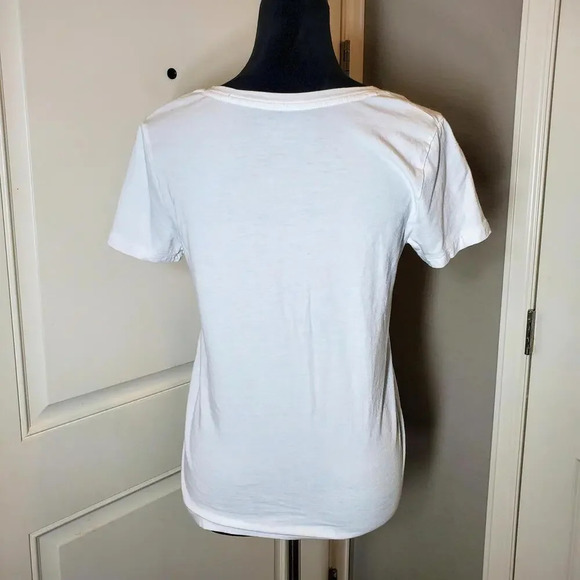 Time and Tru Women's White Short Sleeve V-Neck Tee Size Small NWOT - Picture 6 of 15